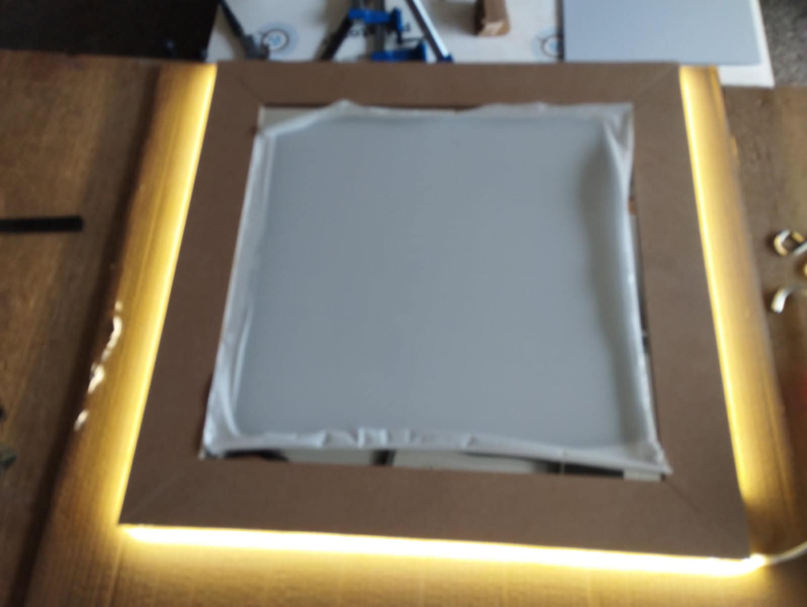 🛠️ Cadres en MDF rainurés avec miroir 5 mm : design, précision et lumière au cœur de vos projets