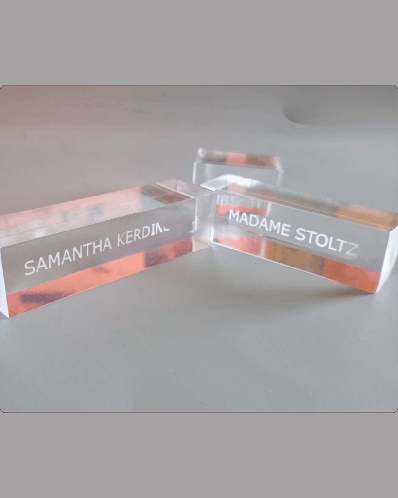 Barres carrées en plexiglas transparent