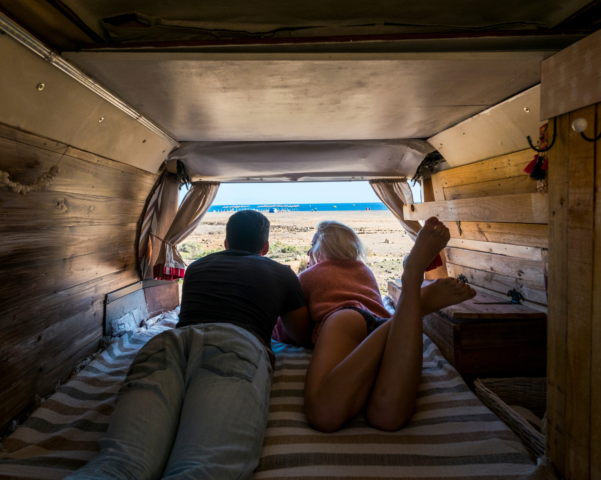 Aménagement de camping-car sur mesure : optez pour le MDF, le contreplaqué et le miroir acrylique