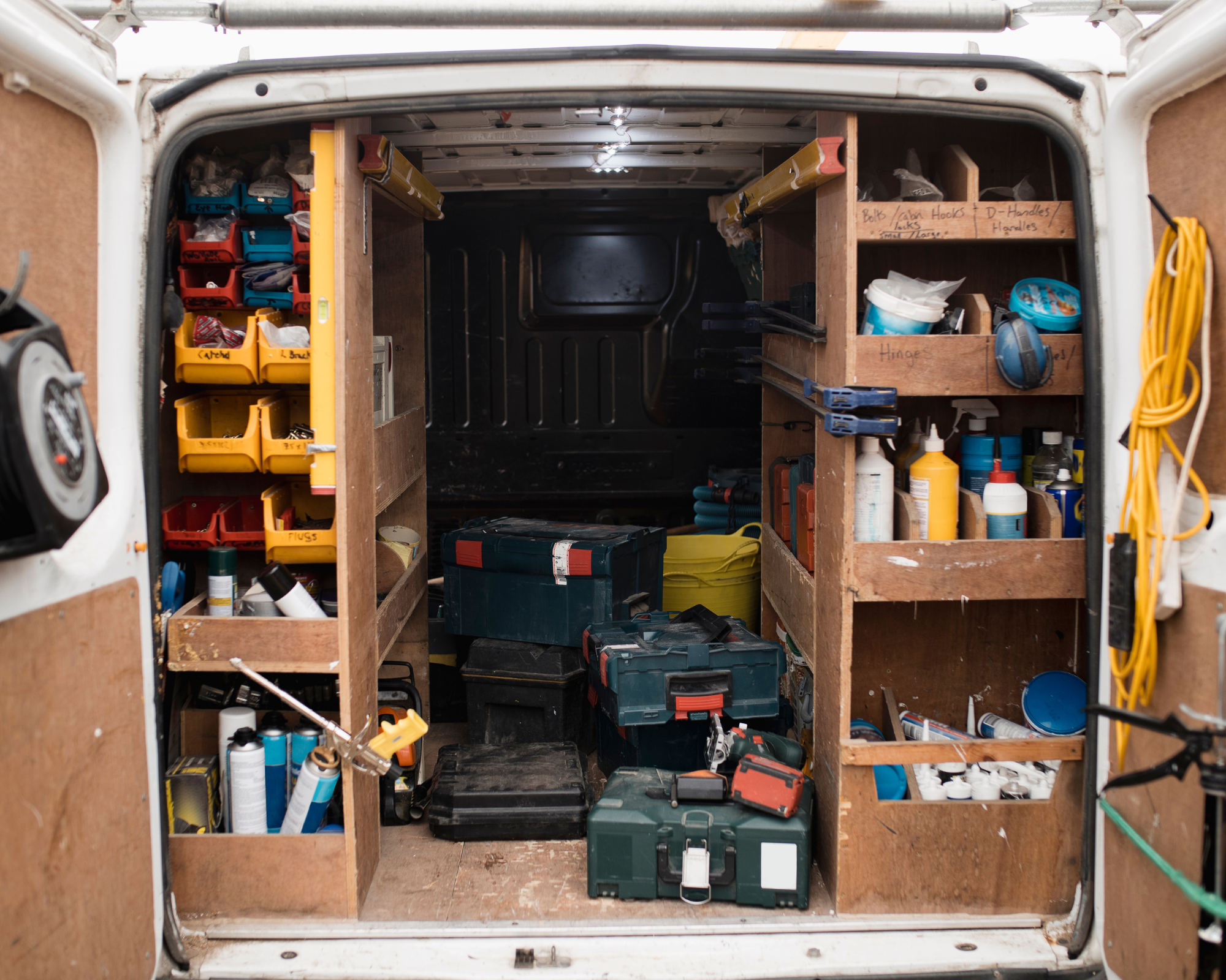 Comment fabriquer un caisson pour aménager son van ou son utilitaire ?