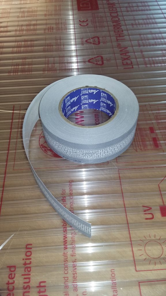 Polycarbonate alvérolaire